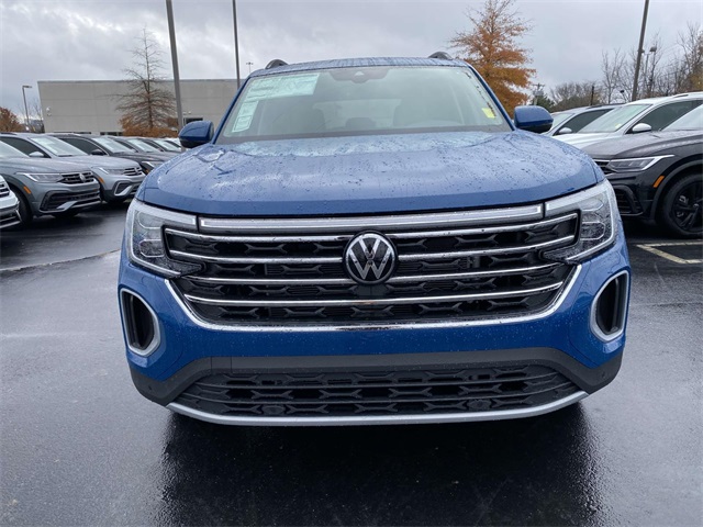 2025 Volkswagen Atlas SE Technology photo 2