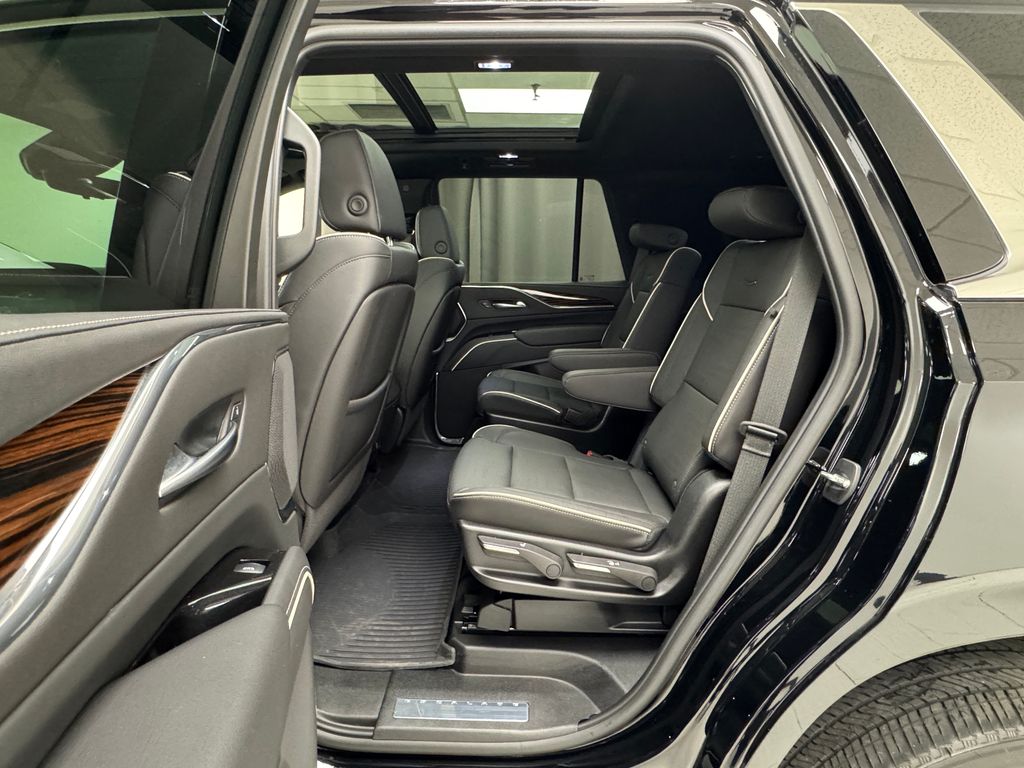 2024 Cadillac Escalade Premium Luxury photo 8