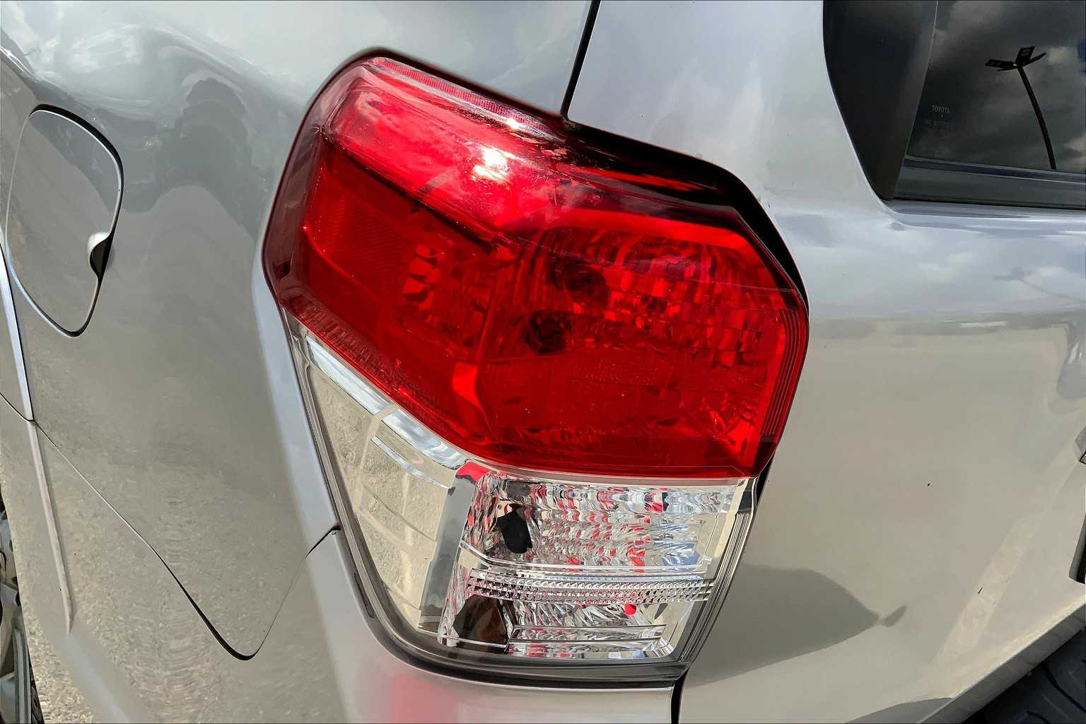 2012 Toyota 4Runner SR5 photo 27