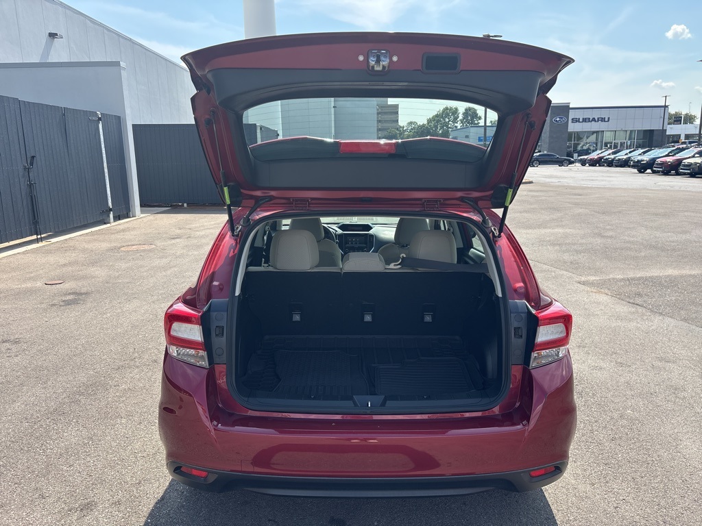 2017 Subaru Impreza 2.0i Premium photo 8
