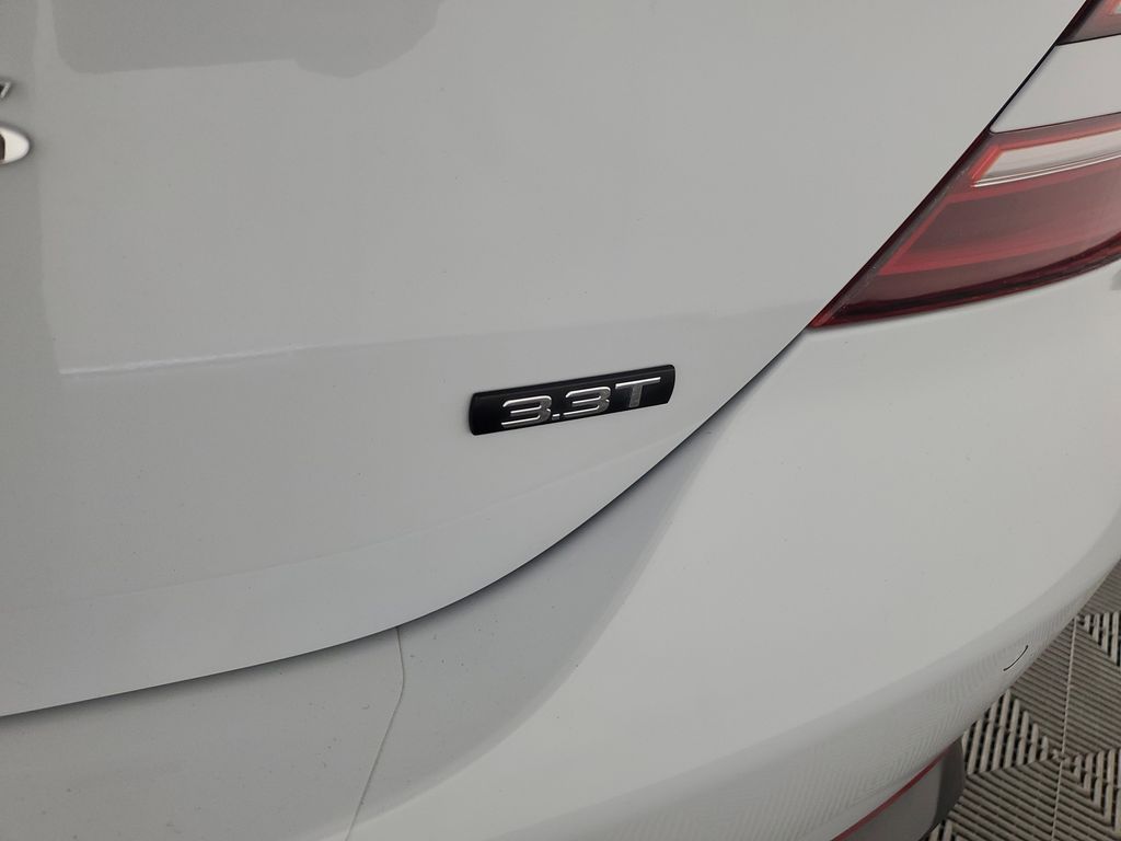 2022 Genesis G70 3.3T photo 30