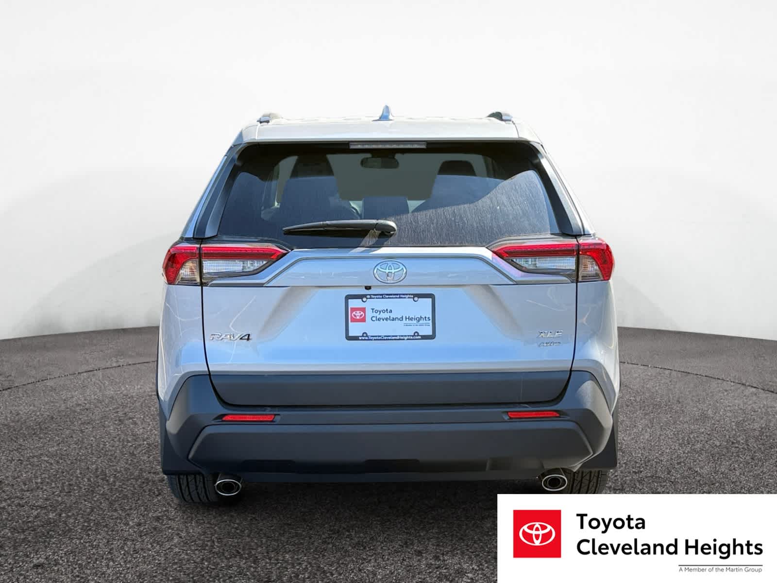 2025 Toyota RAV4 XLE photo 4