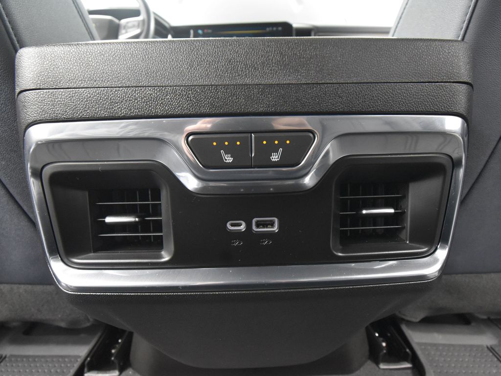 2024 Chevrolet Silverado 1500 High Country photo 33