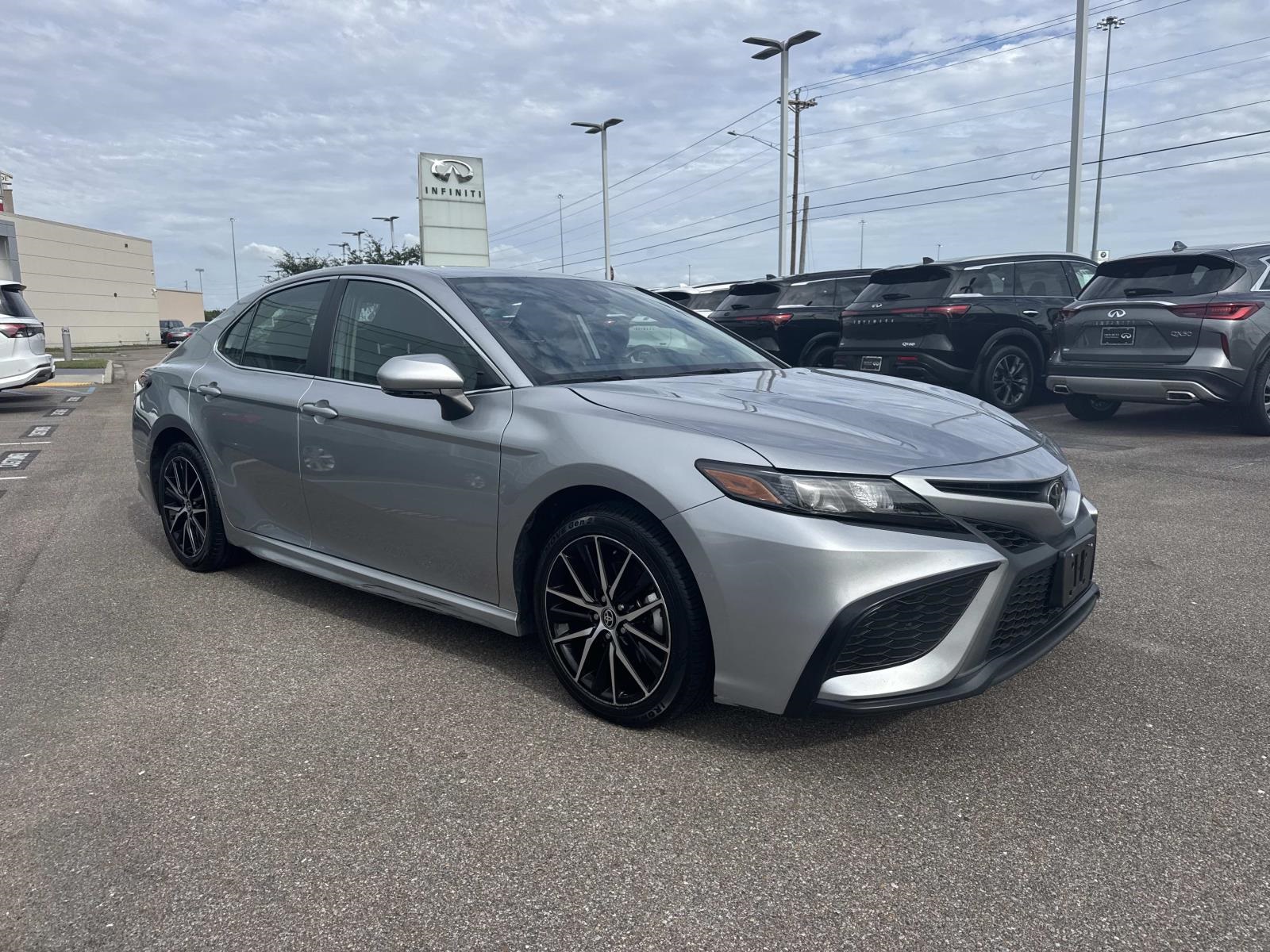 2024 Toyota Camry SE photo 3