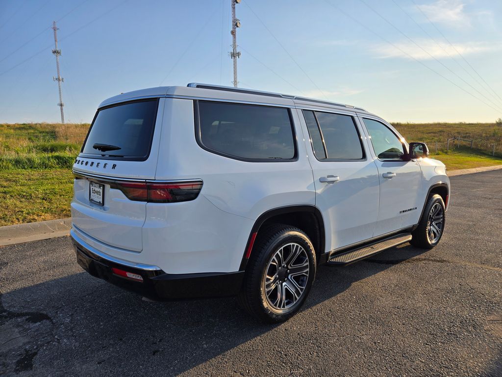 2024 Jeep Wagoneer Base photo 3