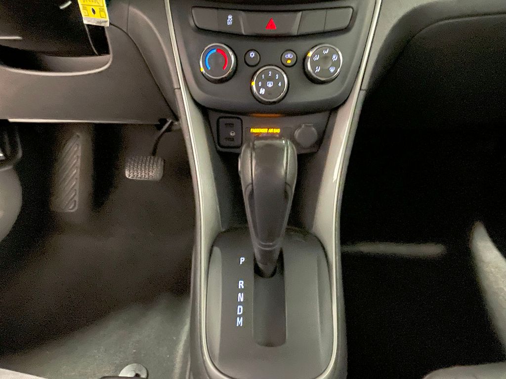 2019 Chevrolet Trax LS photo 25