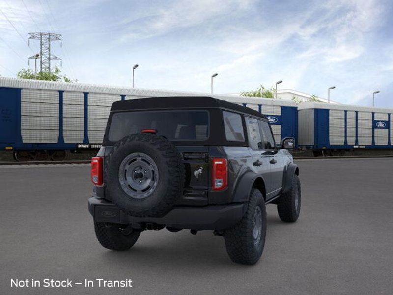 2025 Ford Bronco Base photo 8