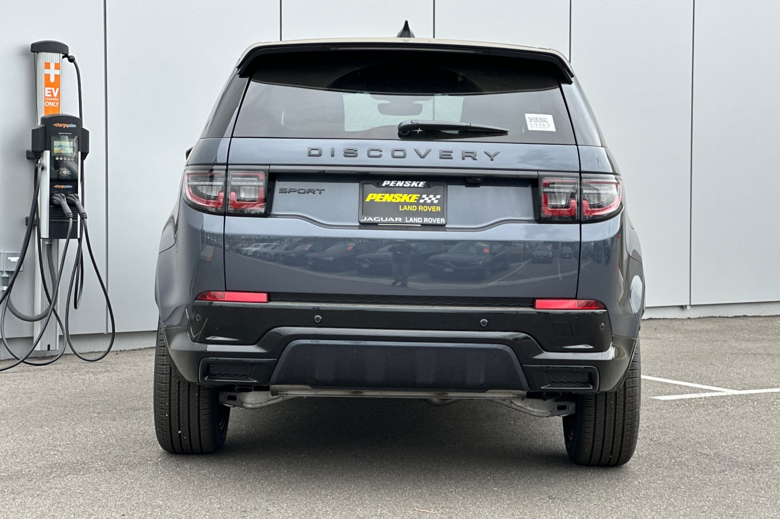 2025 Land Rover Discovery Sport Dynamic SE photo 4