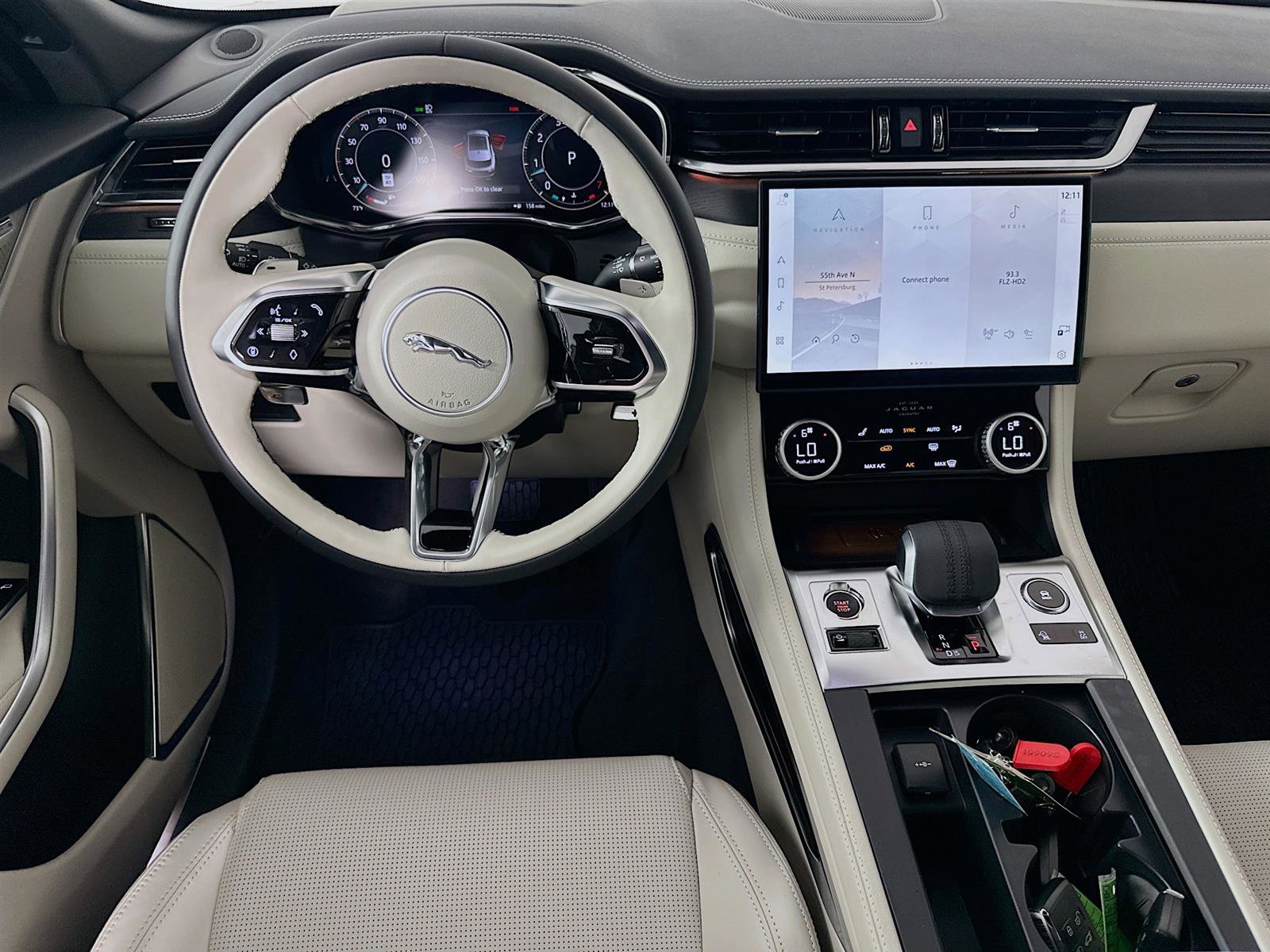 2025 Jaguar F-PACE P400 R-Dynamic S photo 19