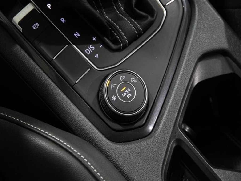 2021 Volkswagen Tiguan SE photo 15