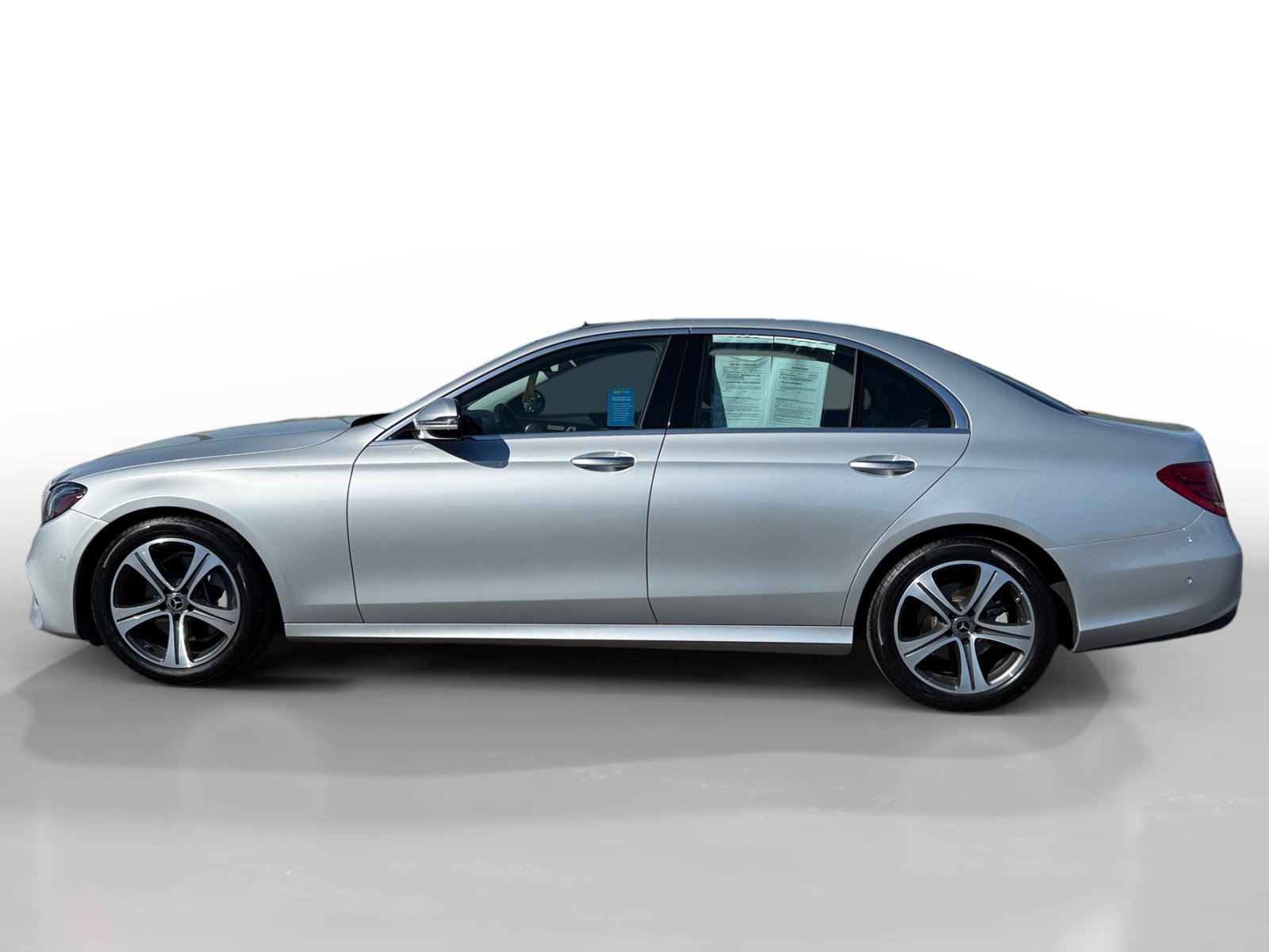 2018 Mercedes Benz E 300 photo 2