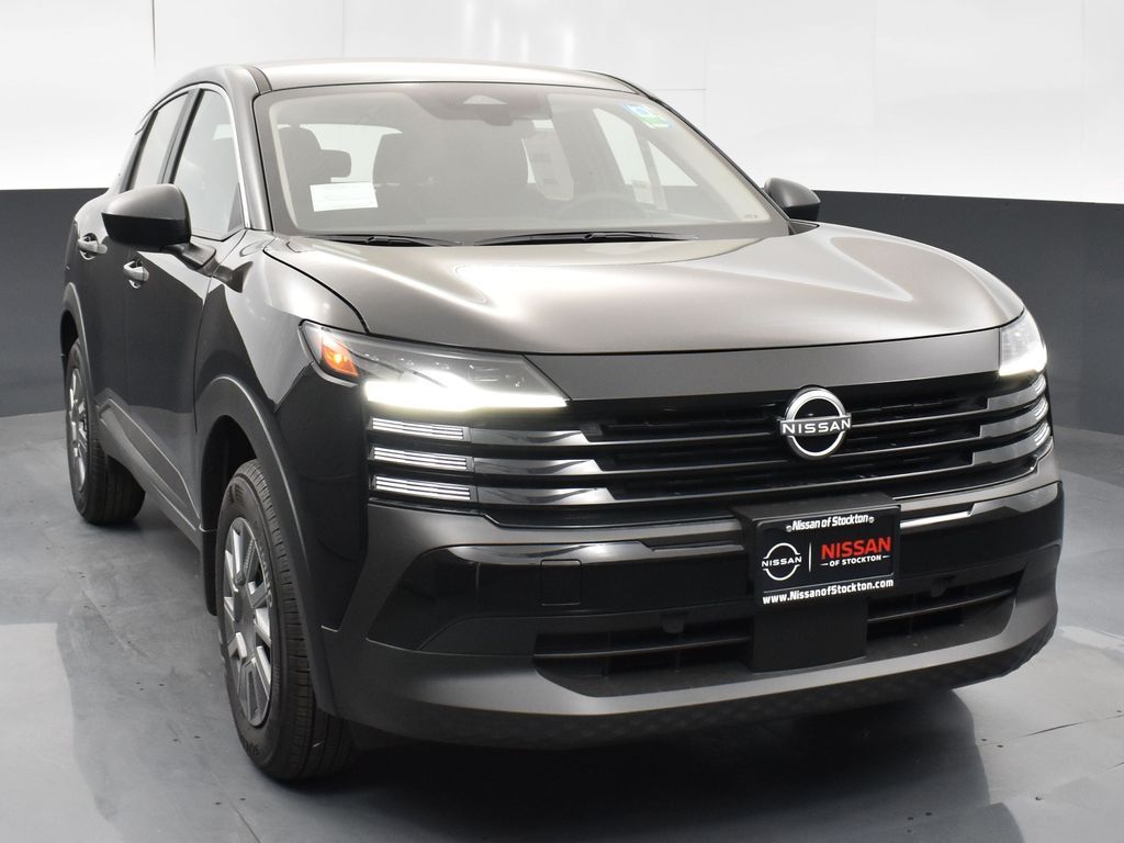 2025 Nissan Kicks S AWD's photo