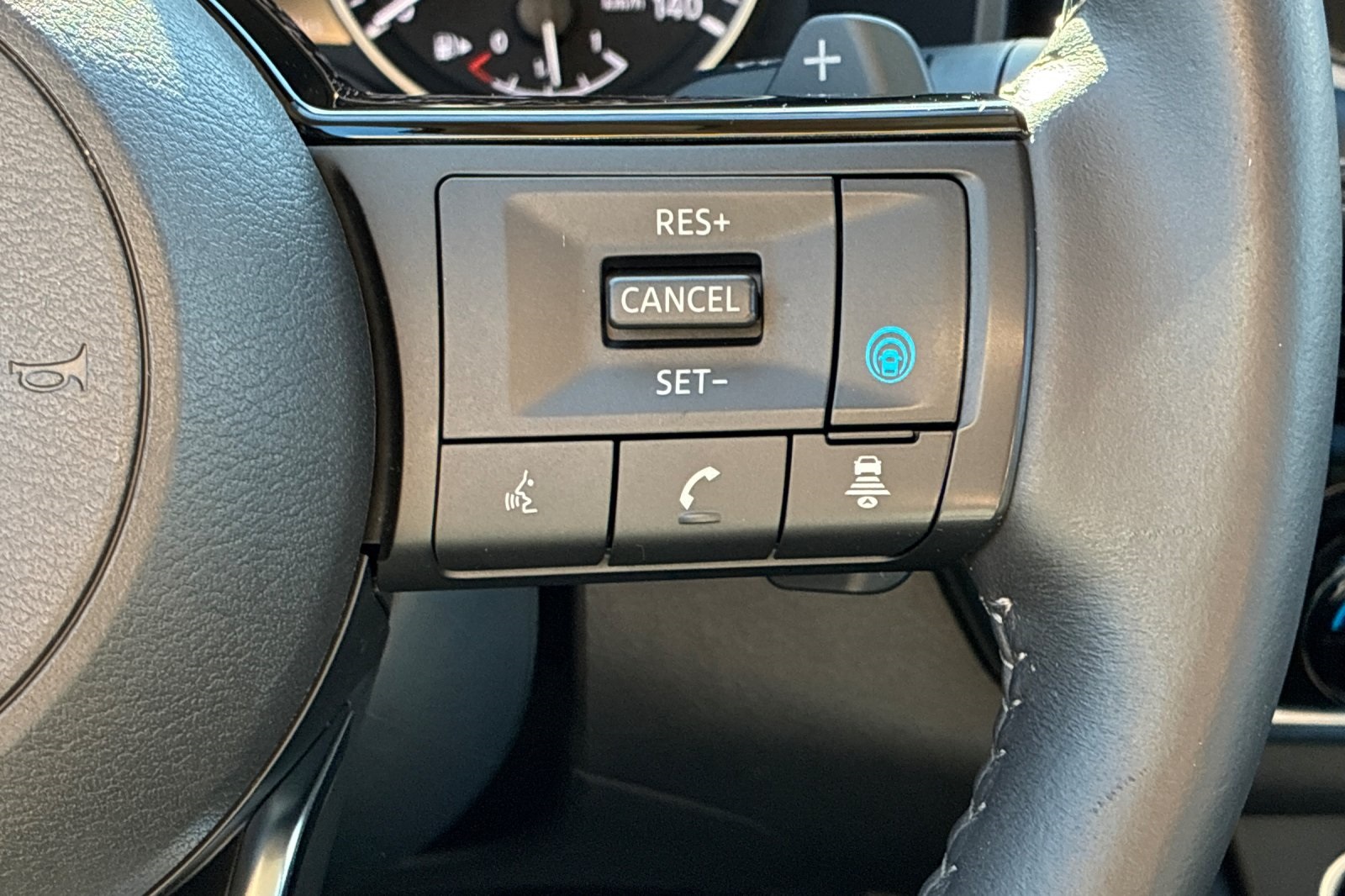 2023 Nissan Rogue SL photo 28