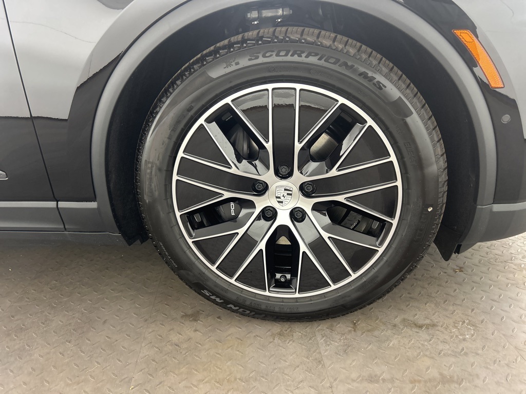 2025 Porsche Macan Electric 4 photo 30