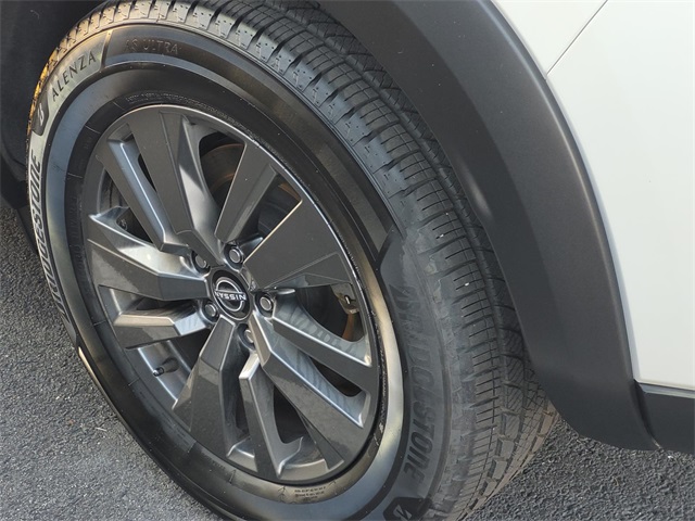 2024 Nissan Pathfinder SV photo 2