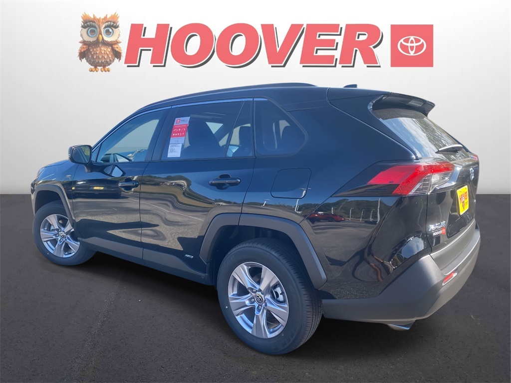 2025 Toyota RAV4 Hybrid XLE photo 3
