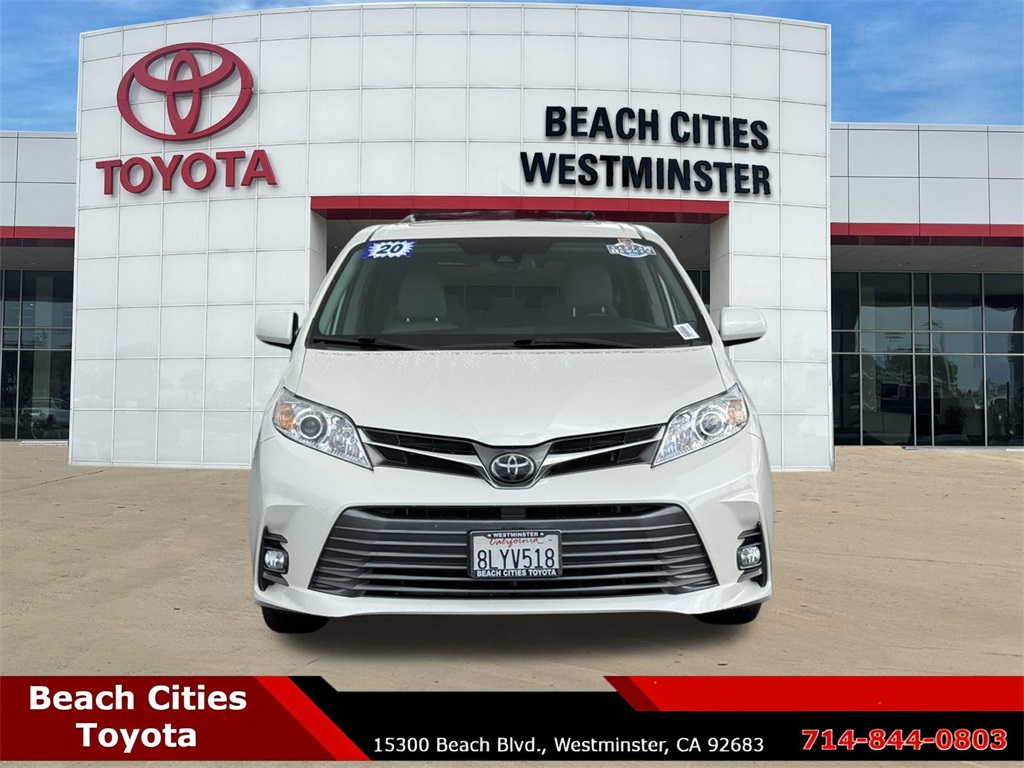 2020 Toyota Sienna XLE photo 2