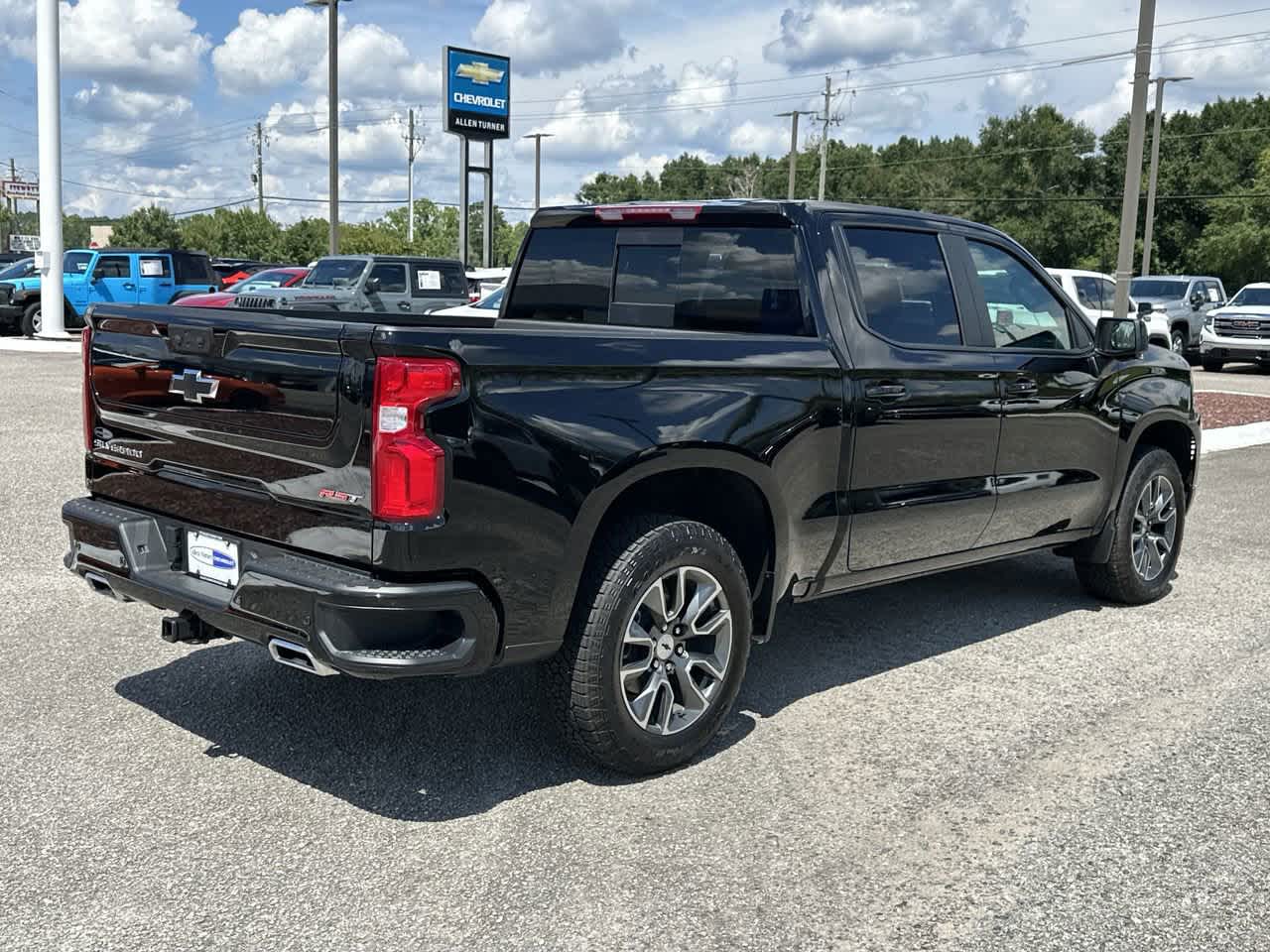 2025 Chevrolet Silverado 1500 RST photo 9