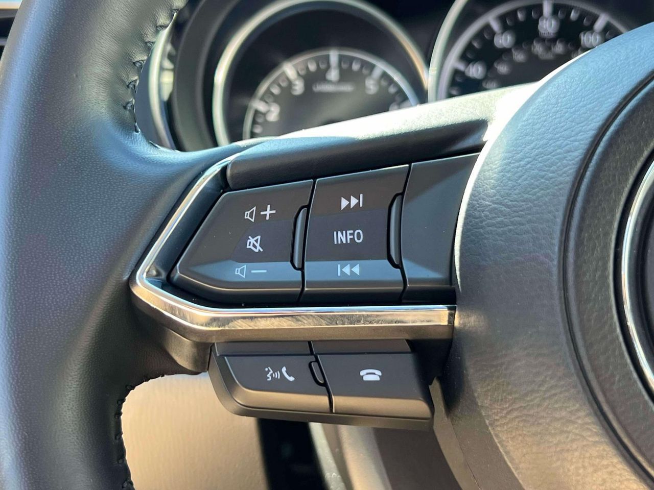 2022 Mazda CX-9 Touring photo 19