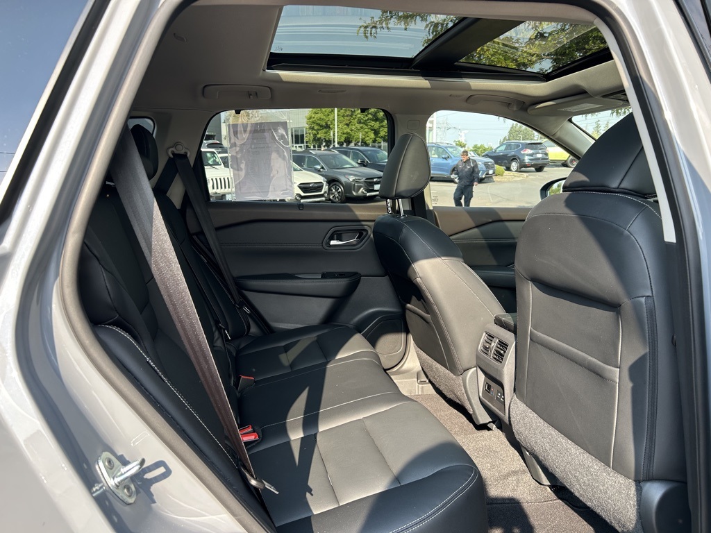2022 Nissan Rogue SL photo 29