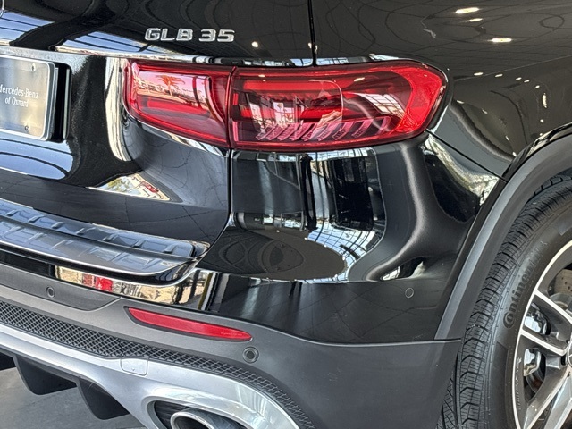 2025 Mercedes Benz GLB 35 AMG 4MATIC photo 8