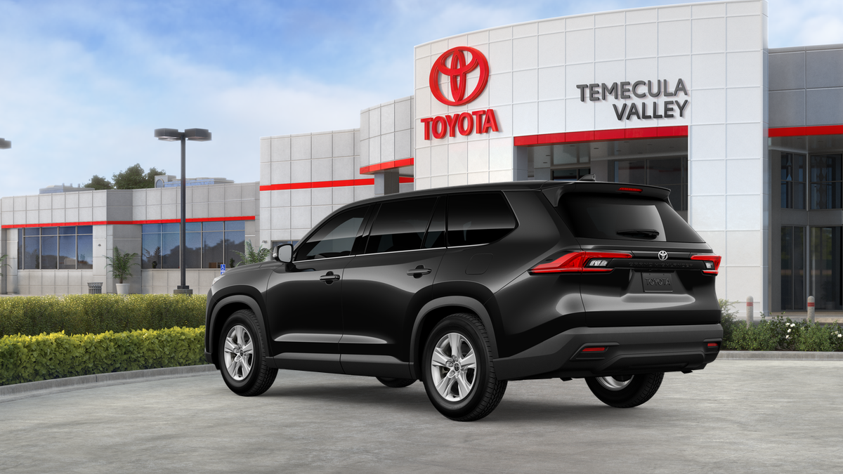 2026 Toyota Grand Highlander LE photo 2