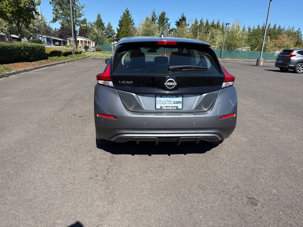 2024 Nissan Leaf S photo 6