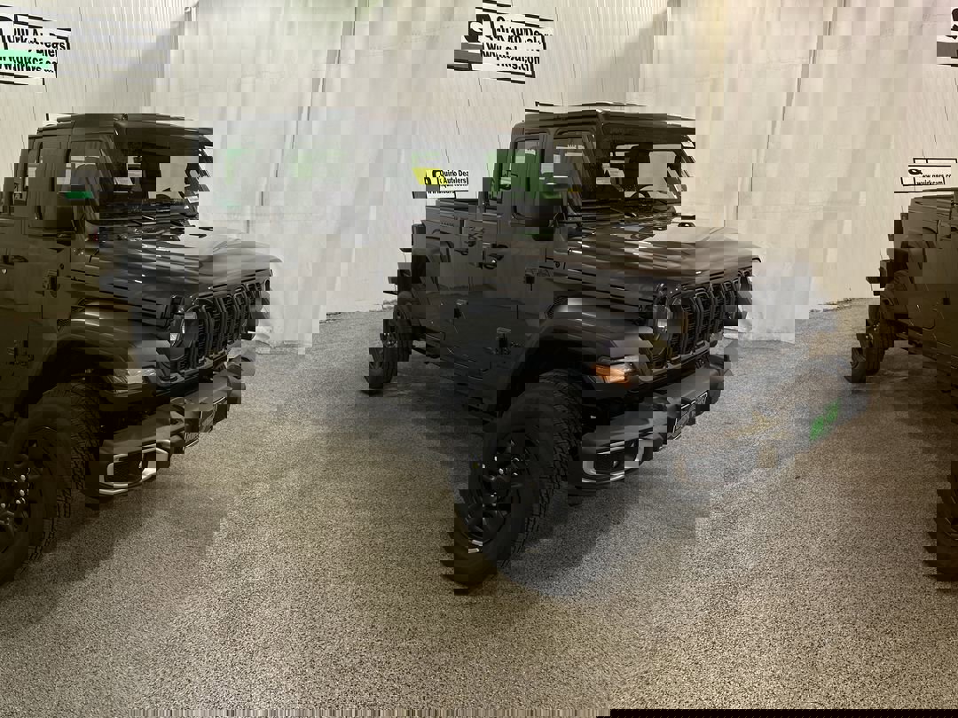 2026 Jeep Gladiator Sport's photo