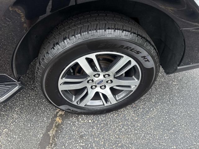 2023 Ford Expedition Limited photo 17