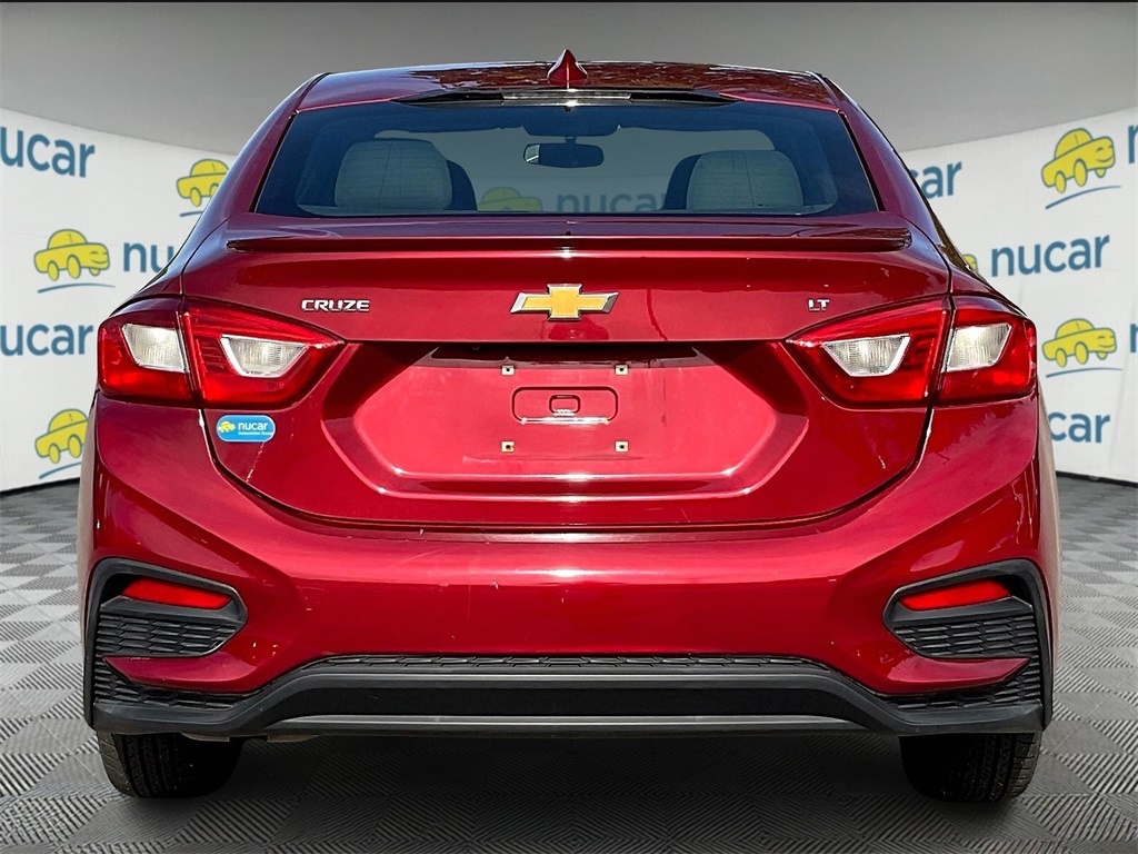 2018 Chevrolet Cruze LT photo 5