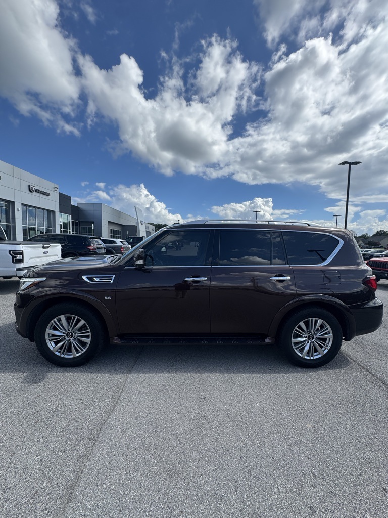 2019 Infiniti QX80 Luxe photo 2