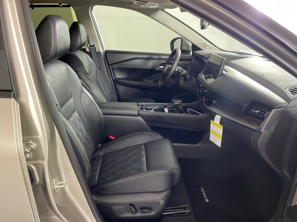2026 Nissan Rogue Platinum photo 44