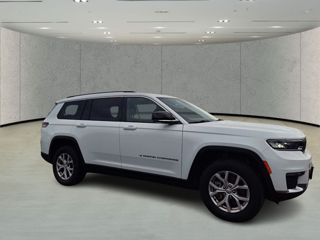 2022 Jeep Grand Cherokee Limited photo 3
