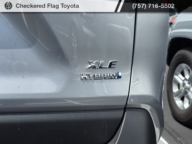 2024 Toyota RAV4 Hybrid XLE Premium photo 5