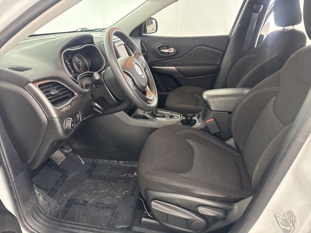 2019 Jeep Cherokee Latitude photo 21