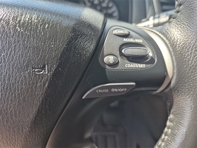 2020 Nissan Pathfinder SV photo 13