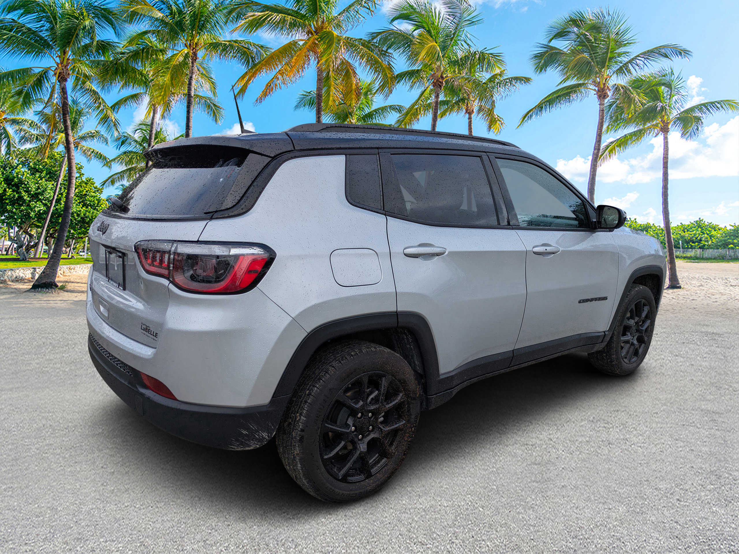 2024 Jeep Compass Latitude photo 3