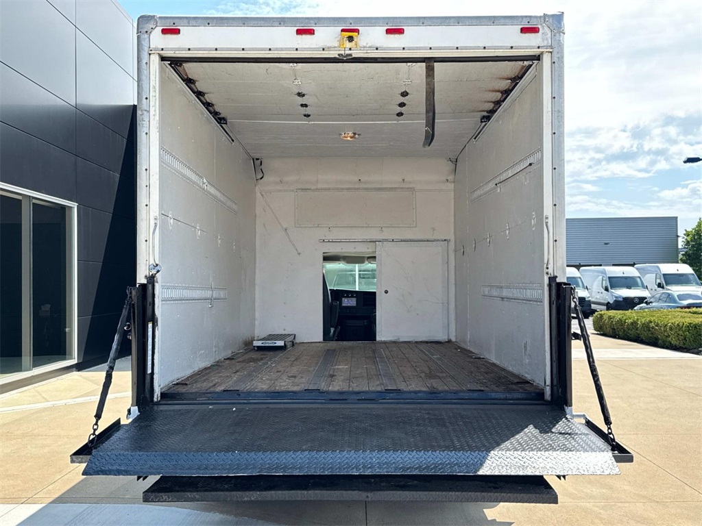 2013 Chevrolet Express 3500 Work Van photo 5