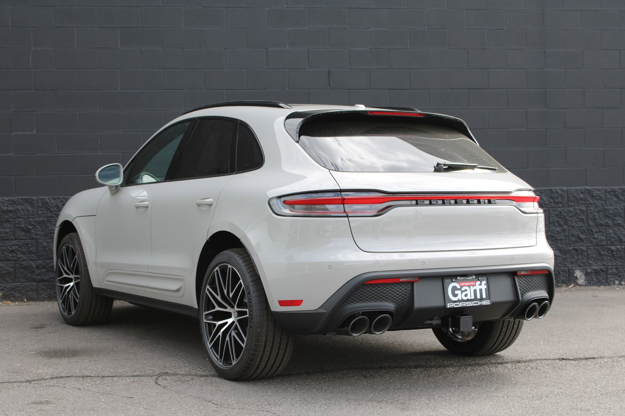 2026 Porsche Macan T photo 3