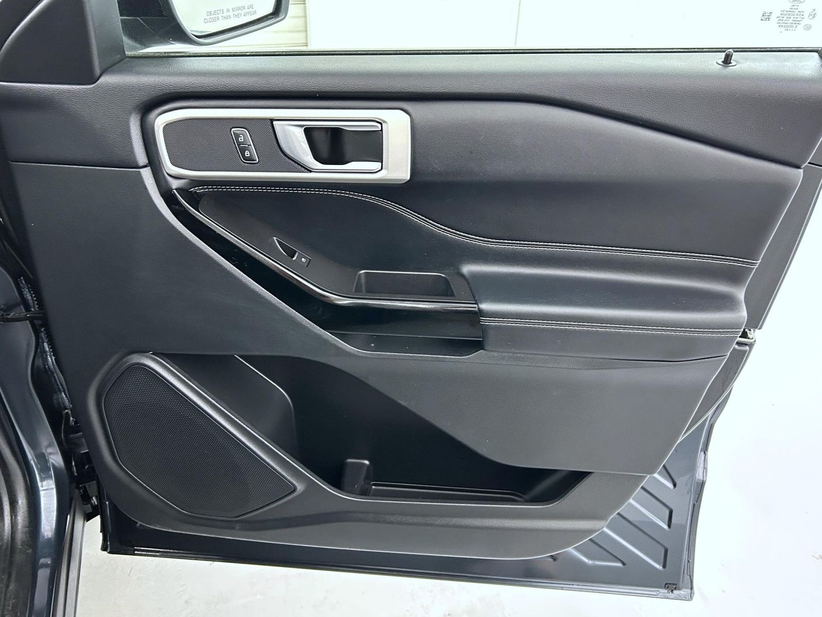 2022 Ford Explorer ST photo 16