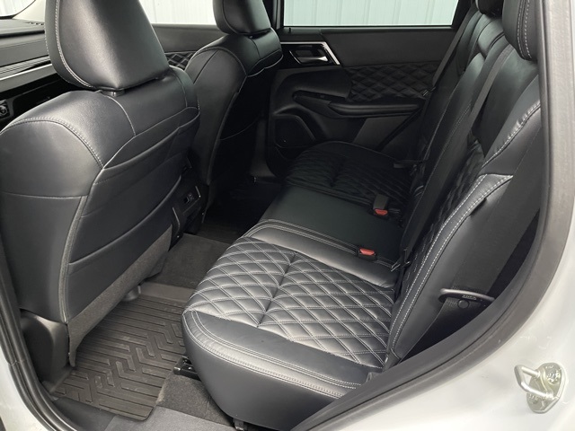 2022 Mitsubishi Outlander SEL photo 16