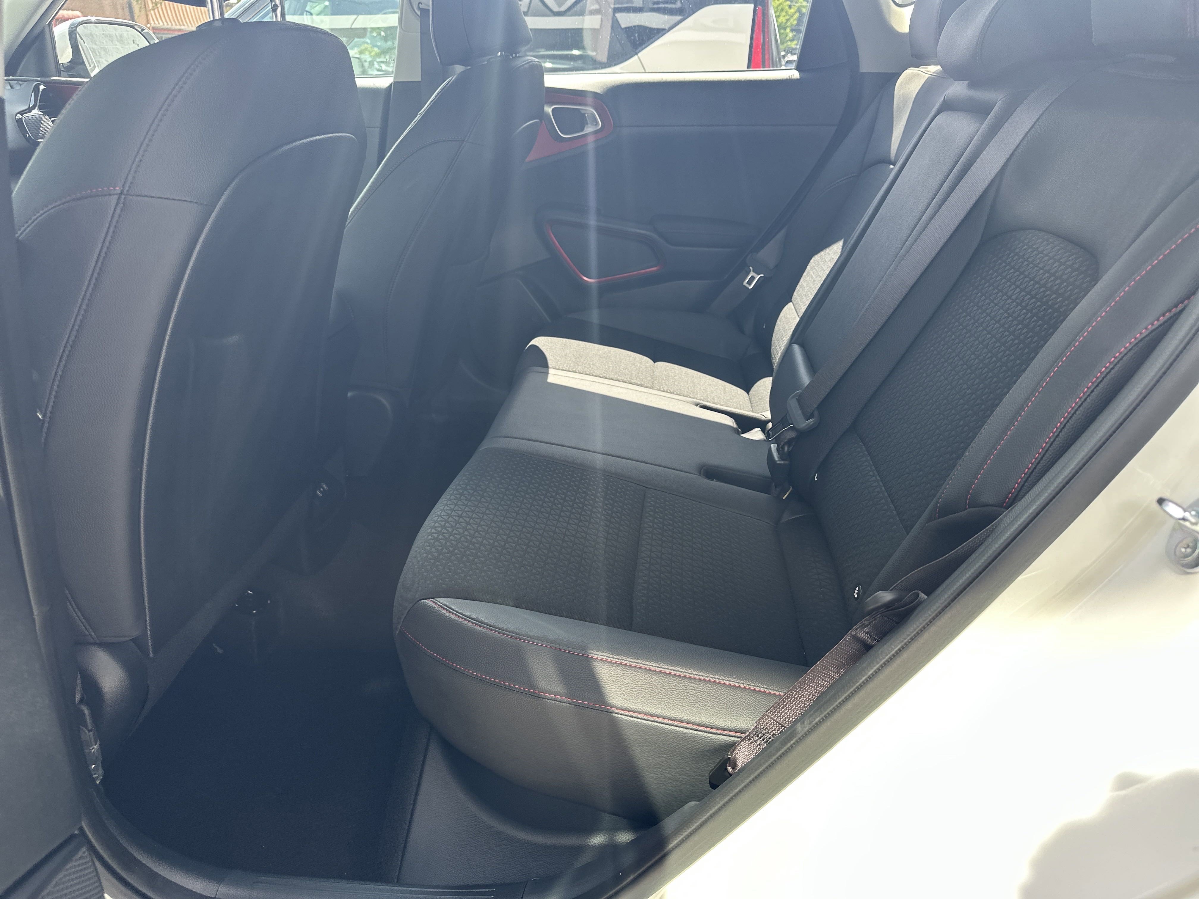 2025 Kia Soul GT-Line photo 3