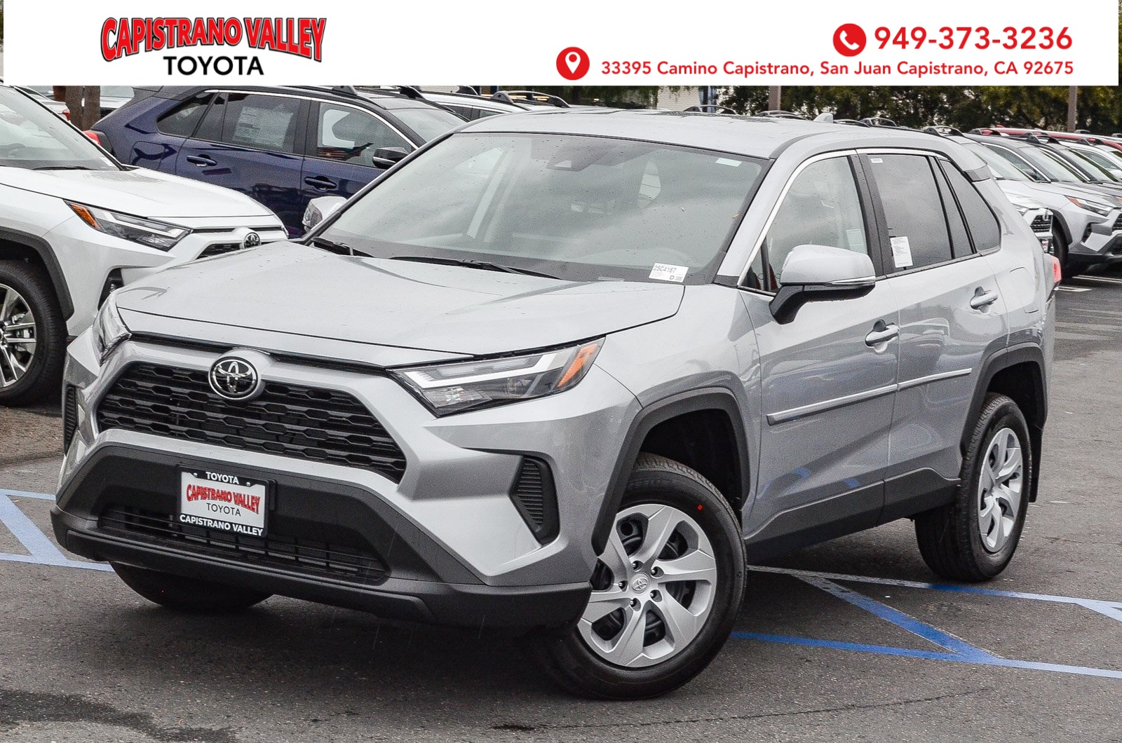2025 Toyota RAV4 LE's photo
