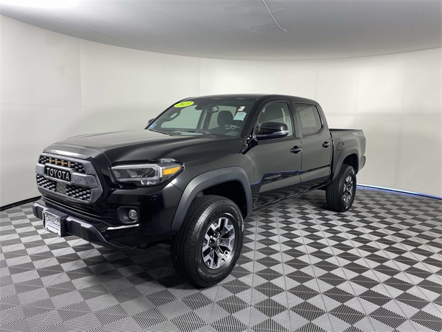 2023 Toyota Tacoma TRD Off-Road photo 3