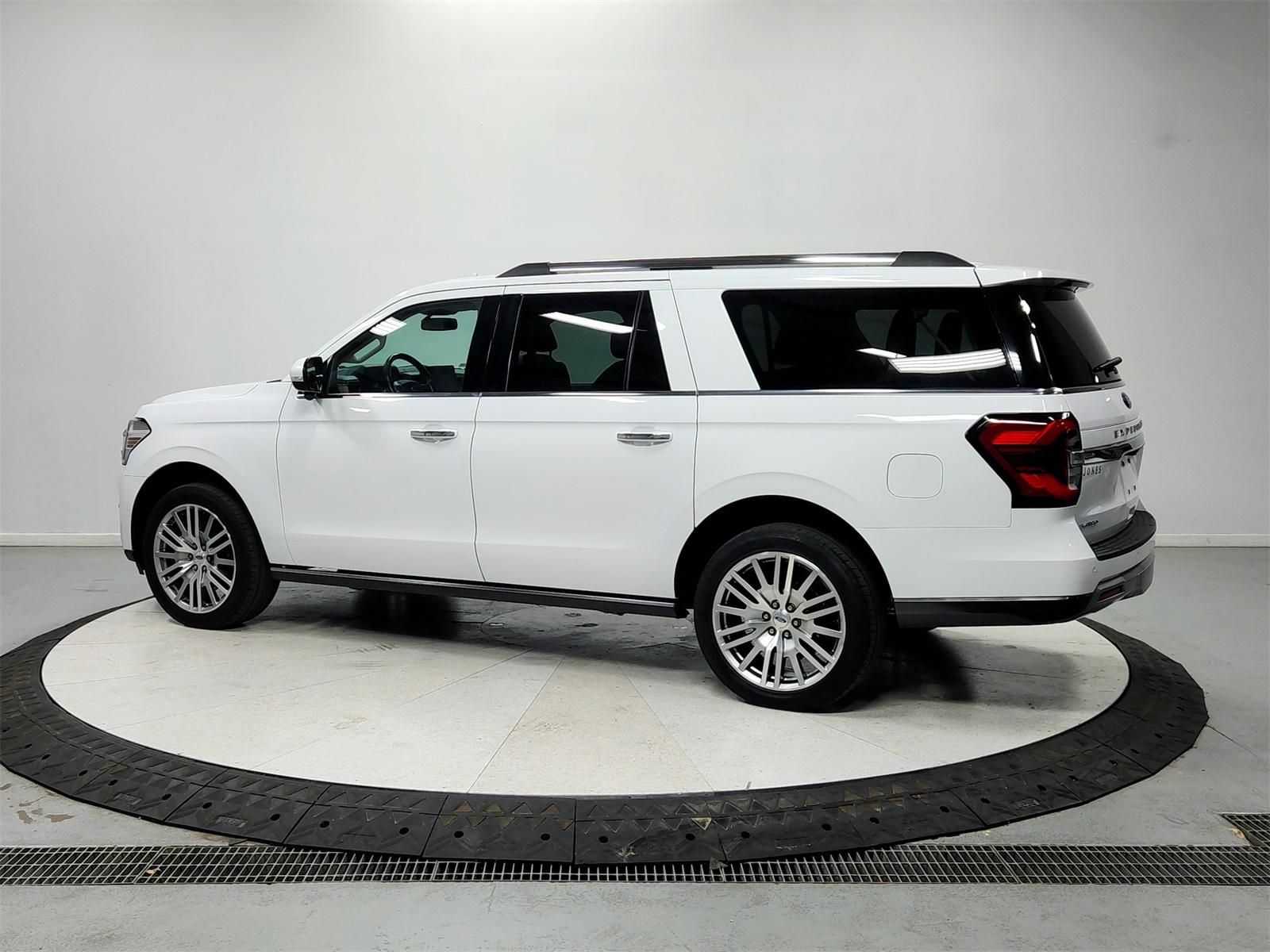 2023 Ford Expedition MAX Limited photo 4