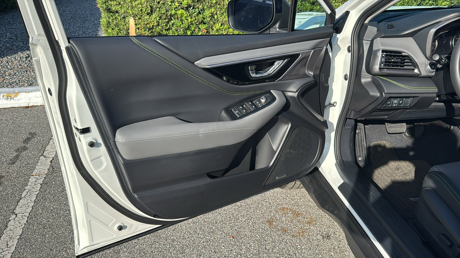 2025 Subaru Outback Onyx Edition photo 9