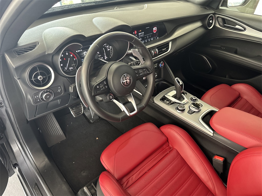 2023 Alfa Romeo Stelvio Ti photo 11