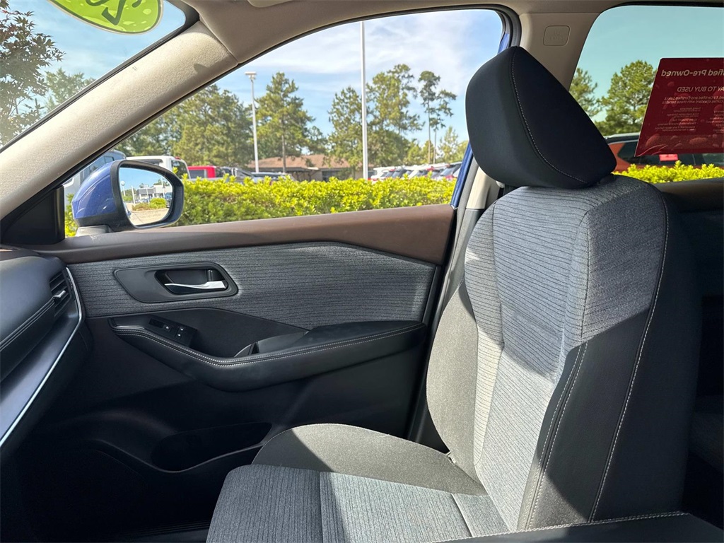 2023 Nissan Rogue SV photo 14