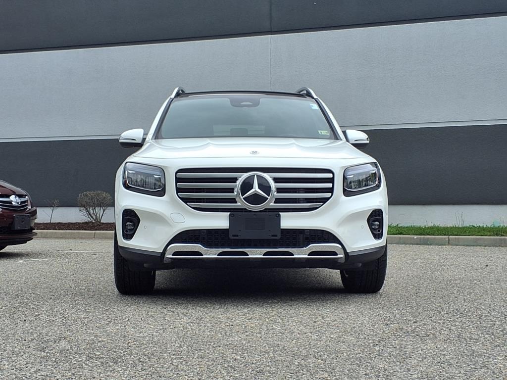 2025 Mercedes Benz GLB 250 photo 2