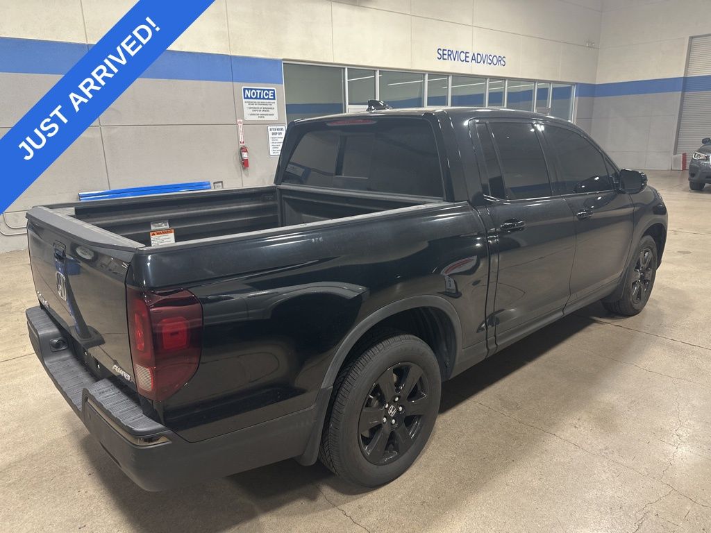 2017 Honda Ridgeline Black Edition photo 3